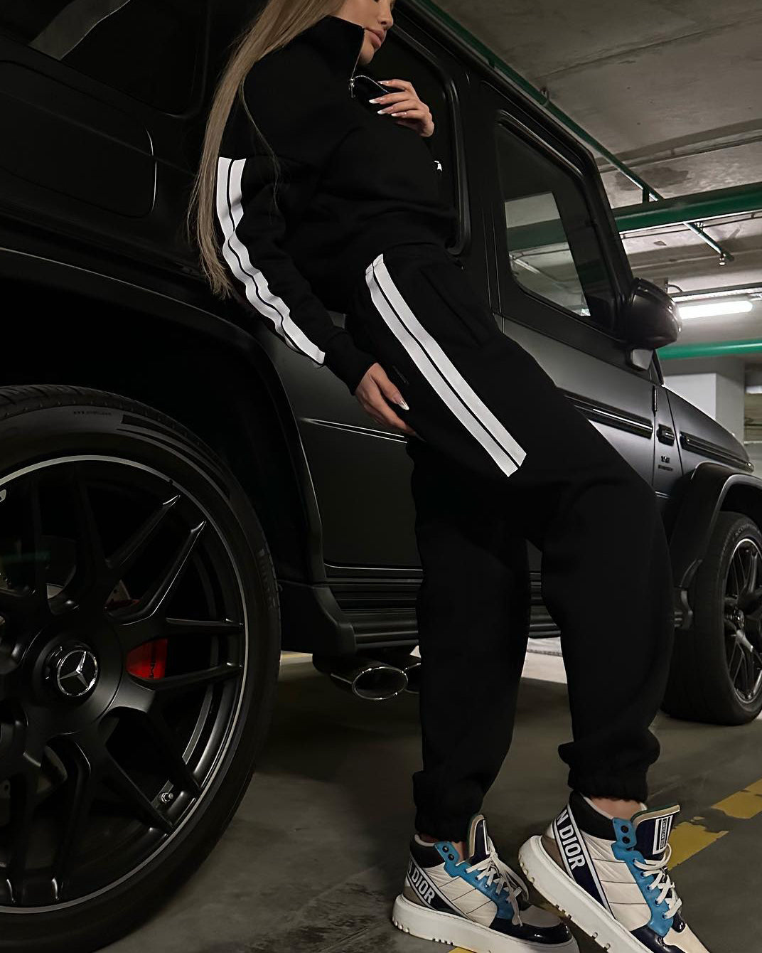 Women's Street Fashion Double White Borders Zipper Casual Set