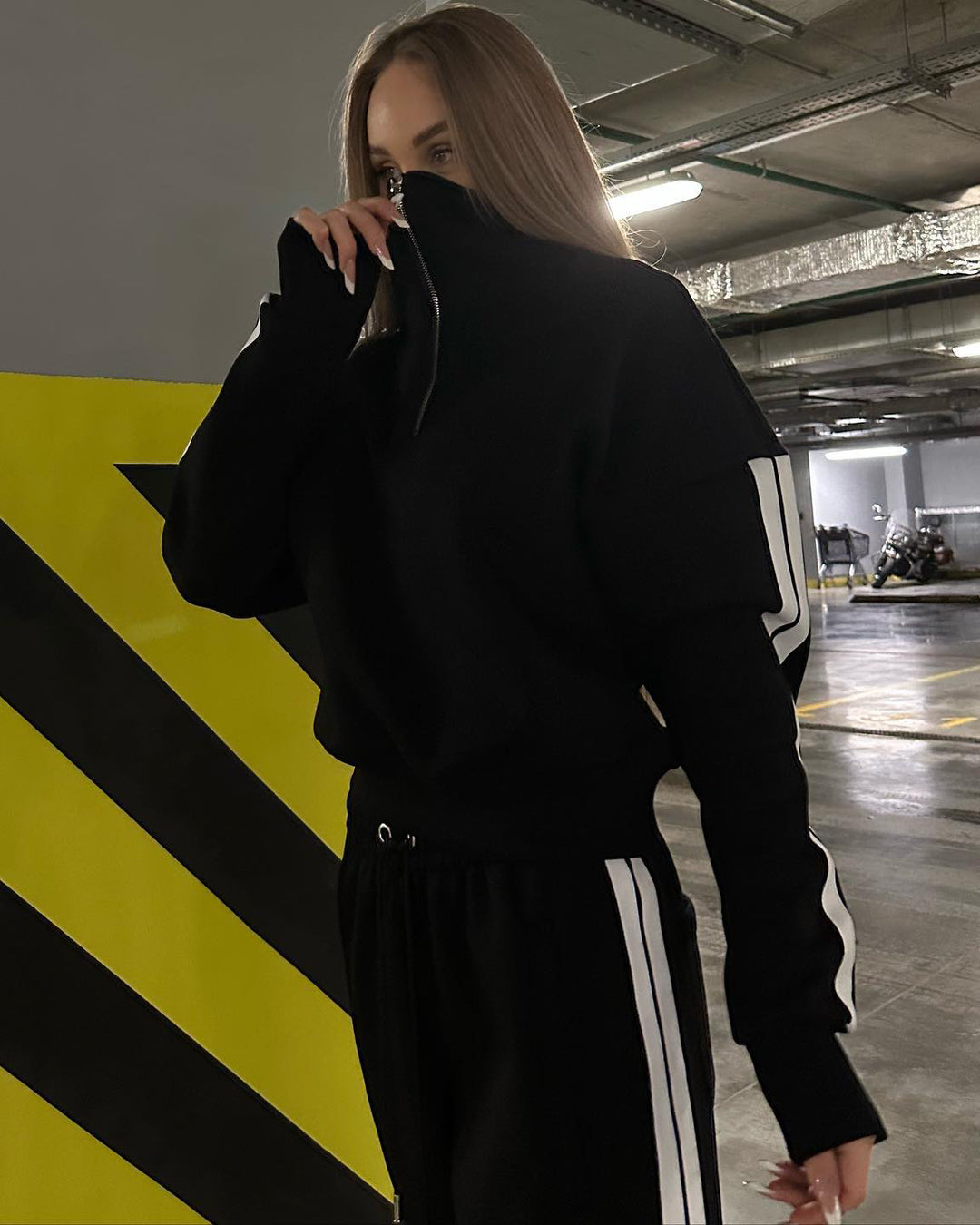 Women's Street Fashion Double White Borders Zipper Casual Set