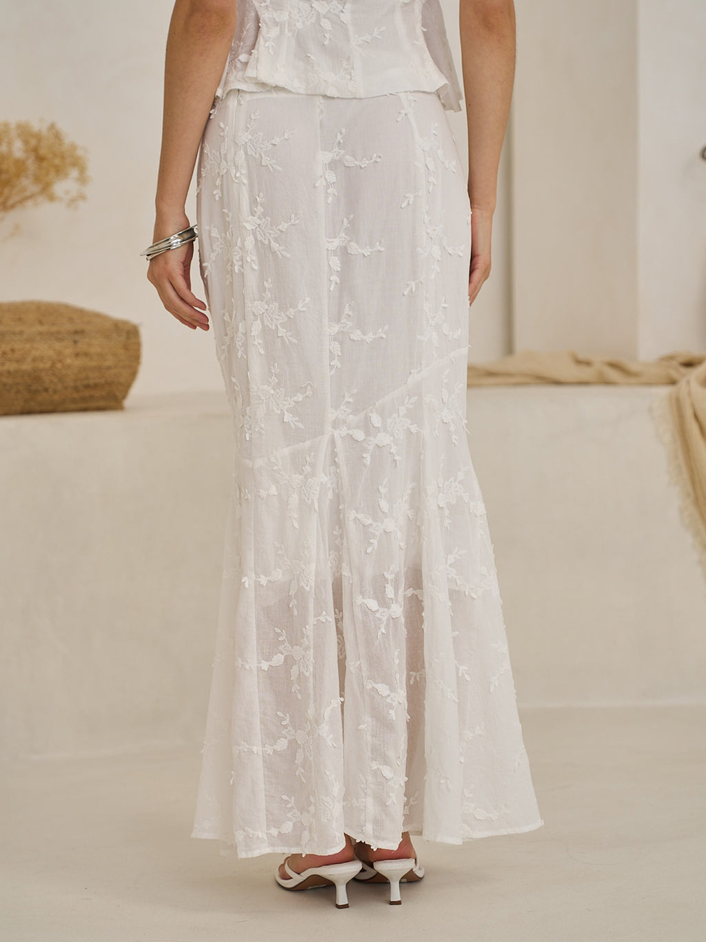 EMBROIDERY FLOWERS FISHTAIL MAXI SKIRT