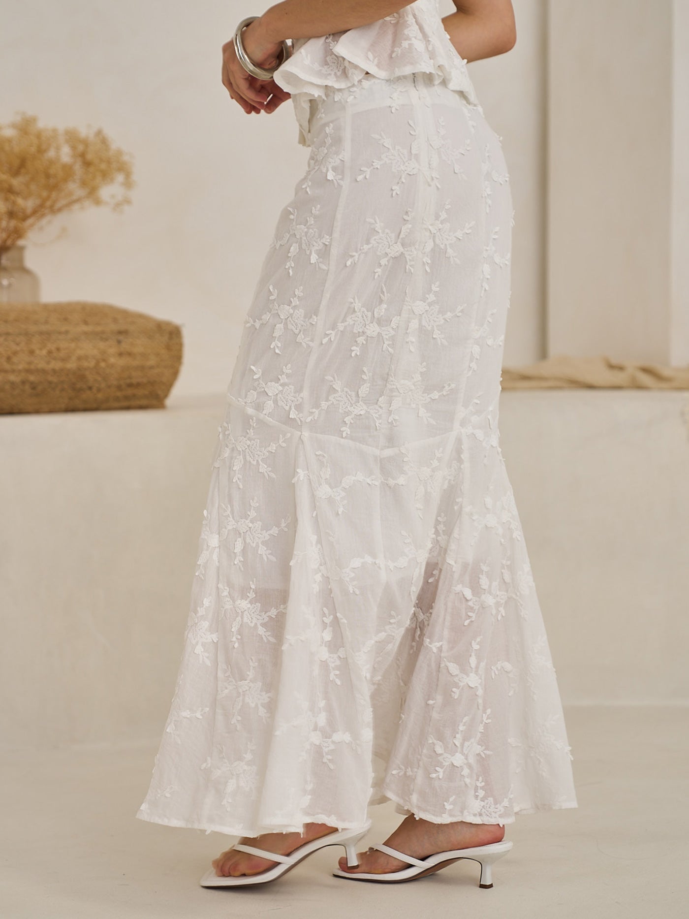 EMBROIDERY FLOWERS FISHTAIL MAXI SKIRT