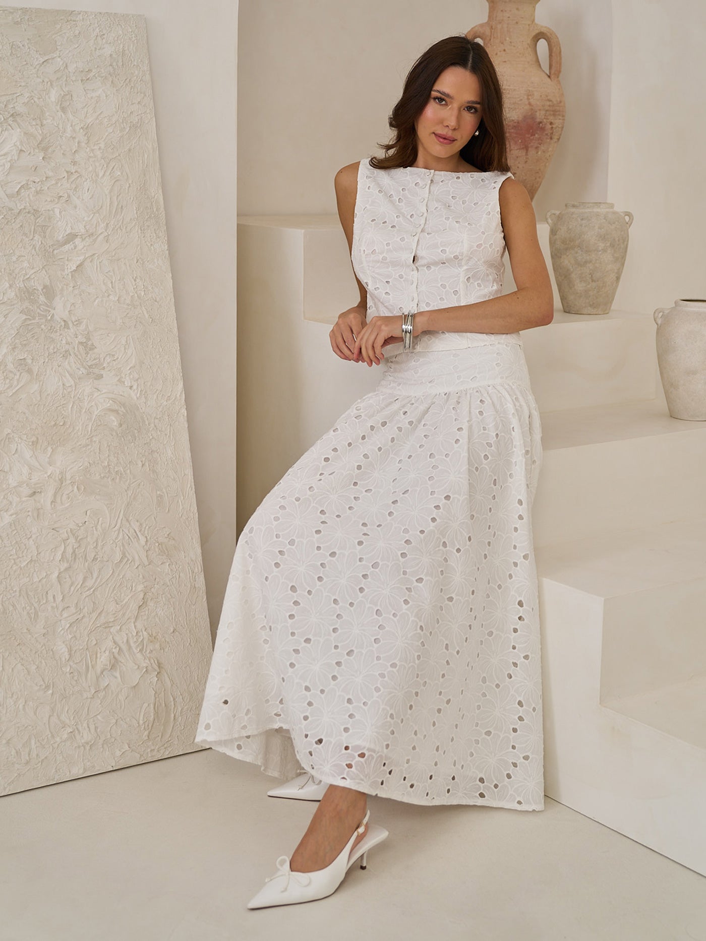 BUTTON DETAIL BRODERIE TOP